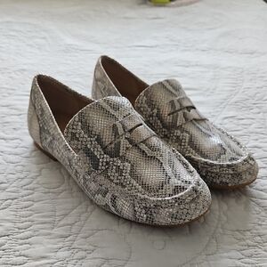 Born‎ Leather Snakeskin Loafers Preppy Size 10